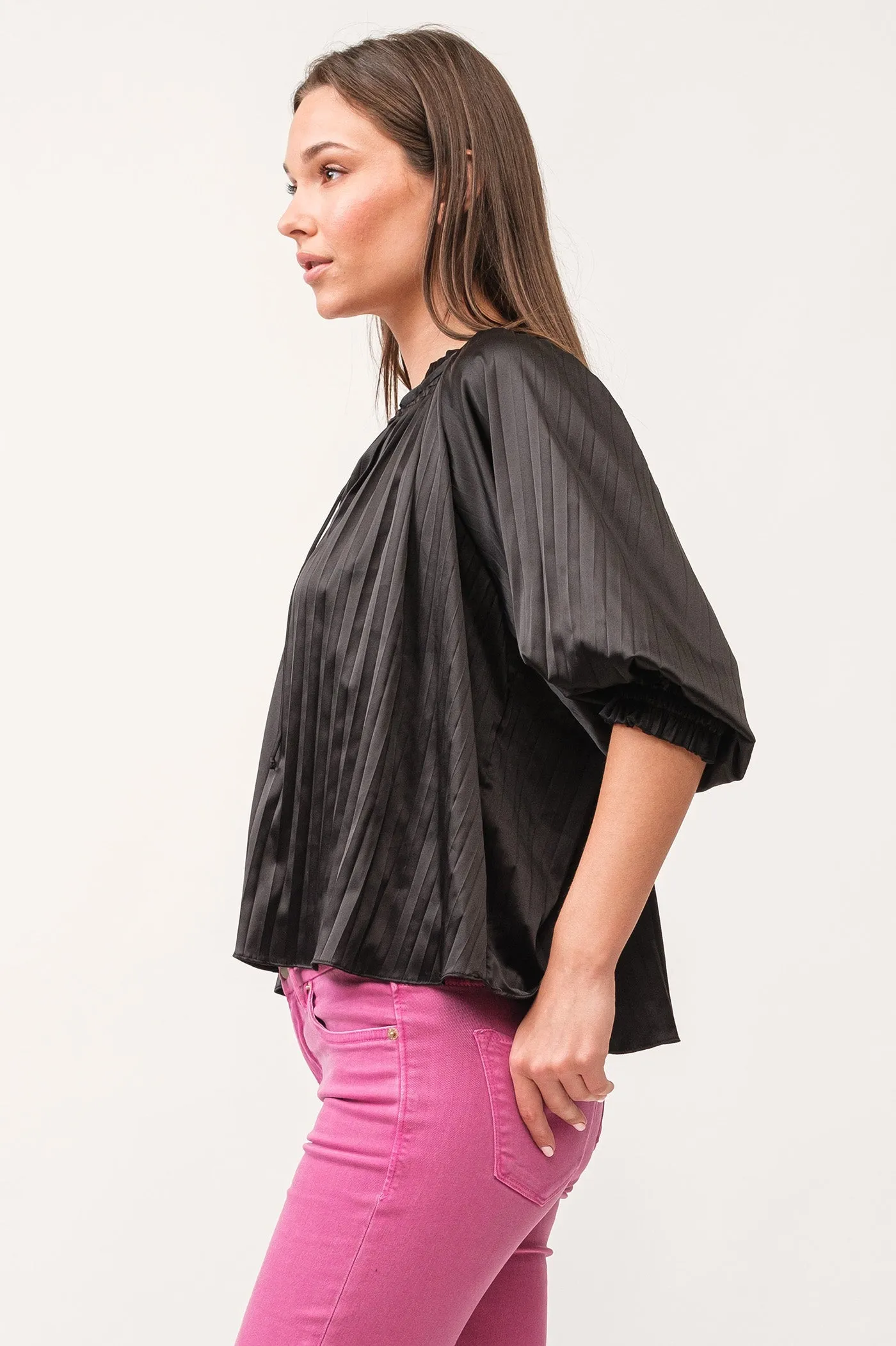 ANAIS RUCHED NECK 3/4 SLEEVE PLEATED TOP BLACK