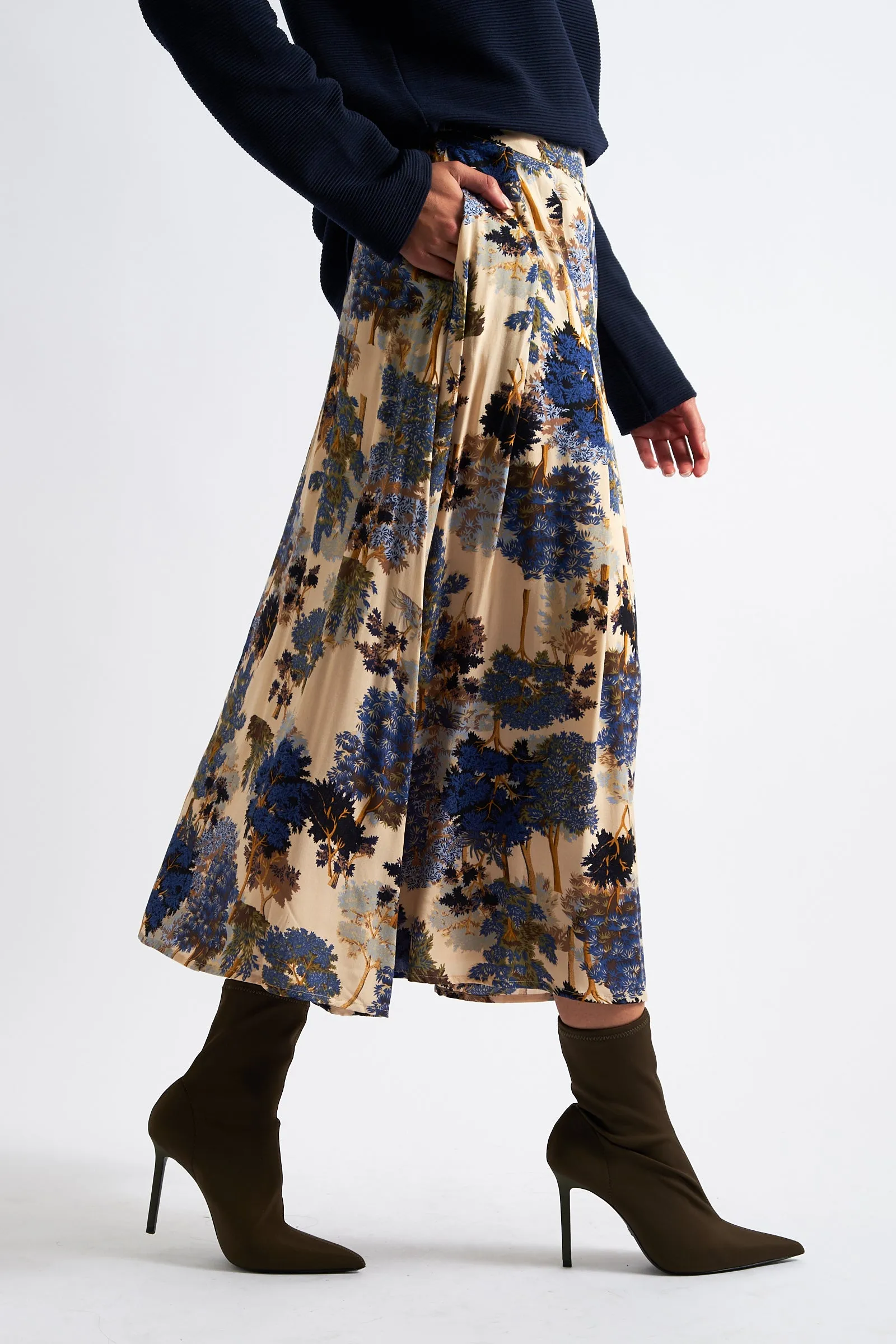 Lizea Forest Scape Print Midi Skirt - Navy
