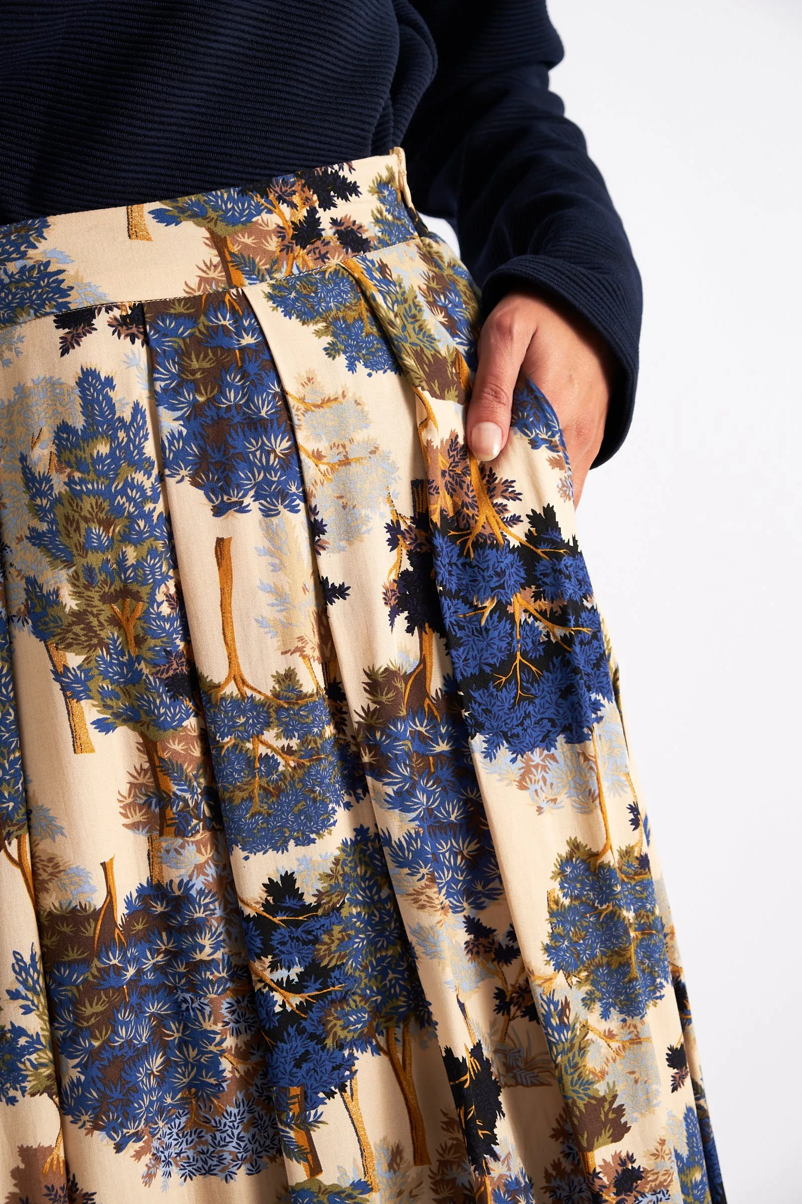 Lizea Forest Scape Print Midi Skirt - Navy